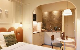 Desnouettes Suite - Duke Housing